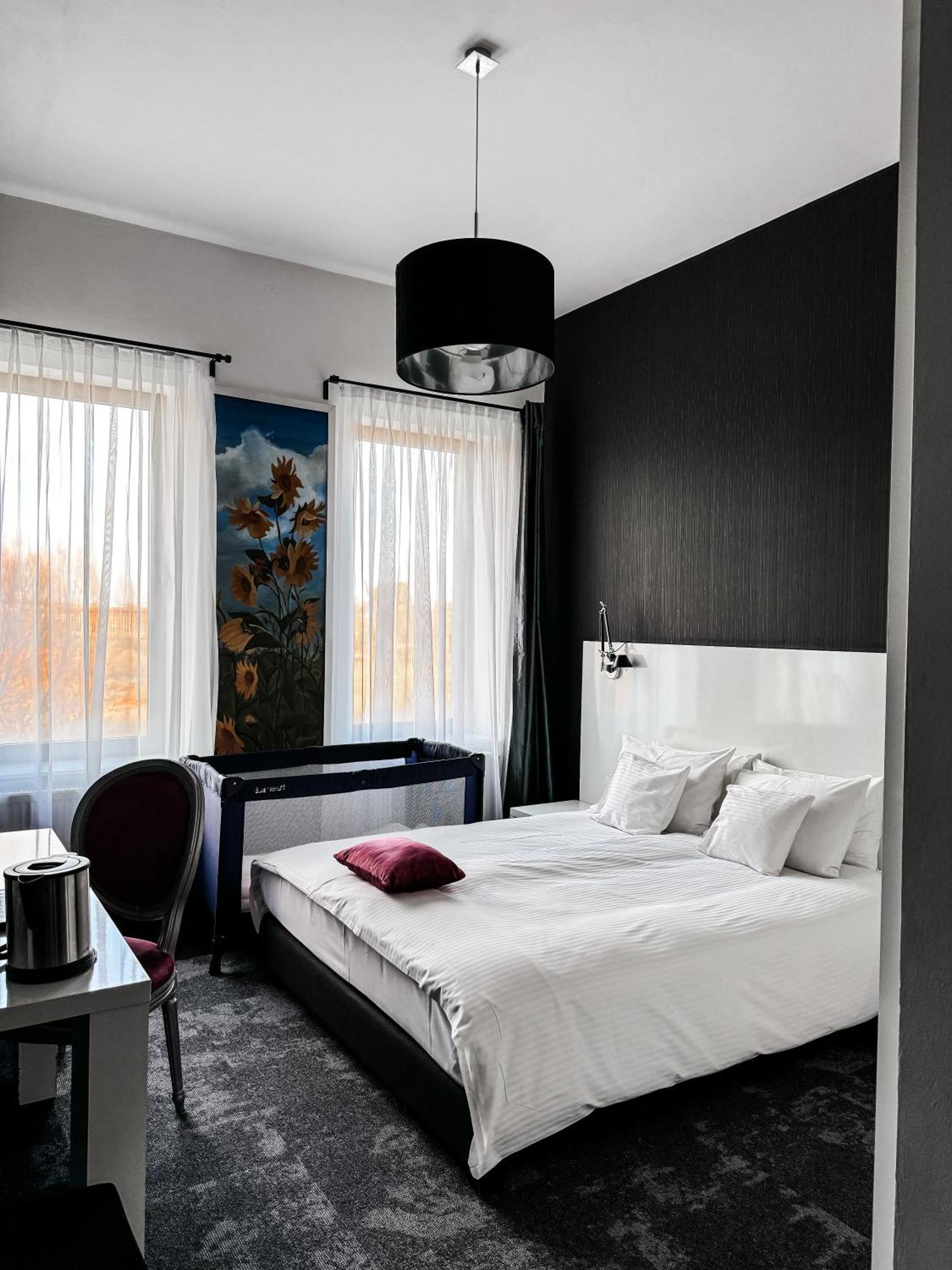 Hotel Lawendowe Termy Uniejow Exteriér fotografie